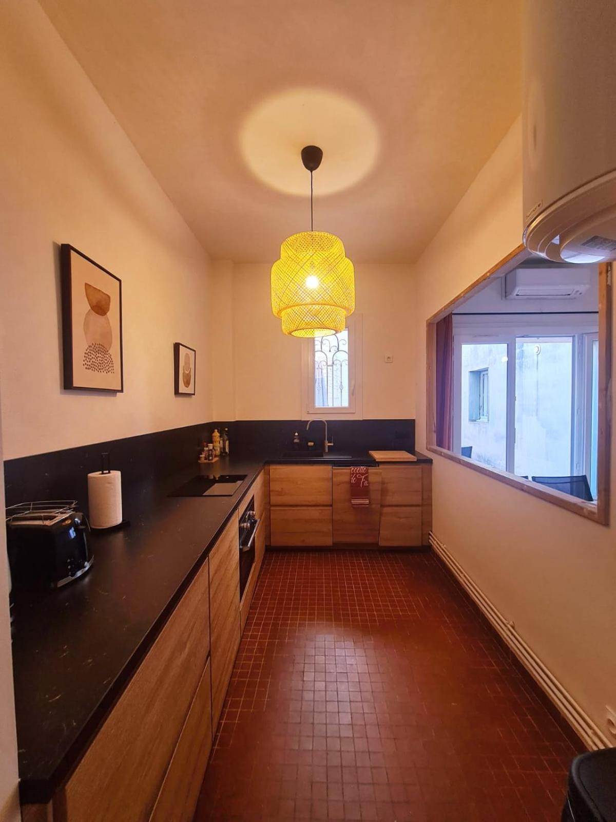 Appartement Intra Muros Avec Cour Privee Avignon Exterior photo